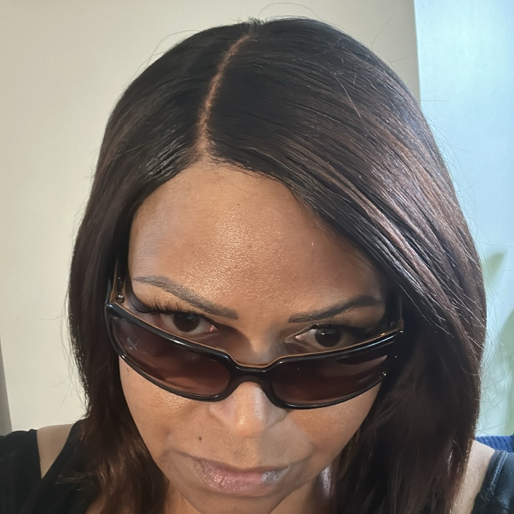 ๐ COACH Brown Sunglasses with signature case - Picture 10 of 12